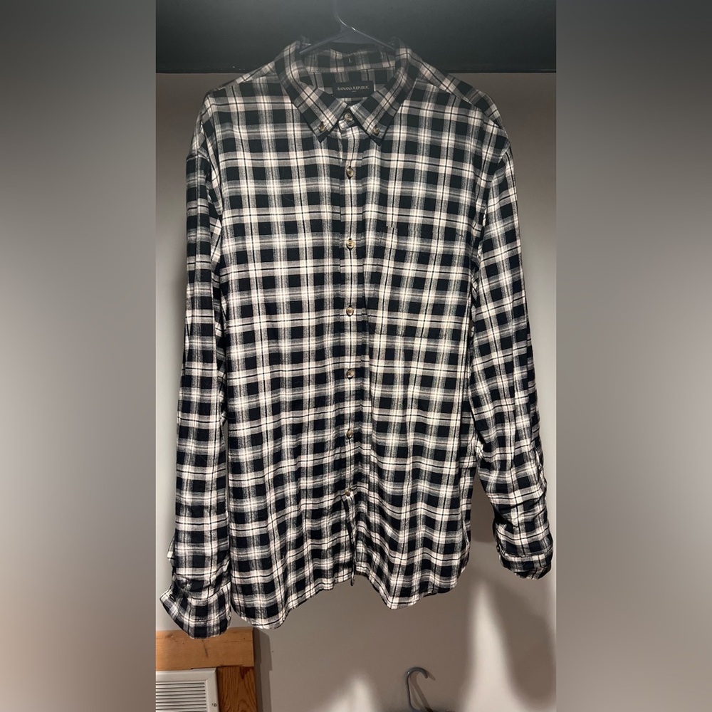 Banana Republic flannel button down. XL. Used good condition.